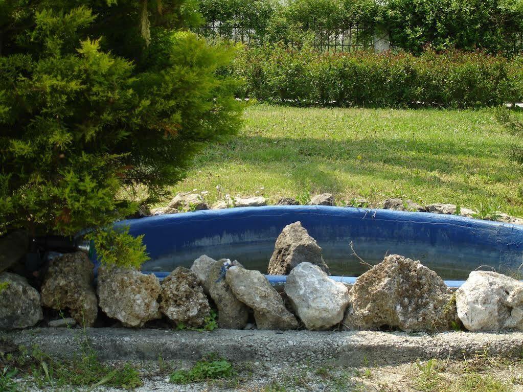 ארמונס Villa Litsa מראה חיצוני תמונה