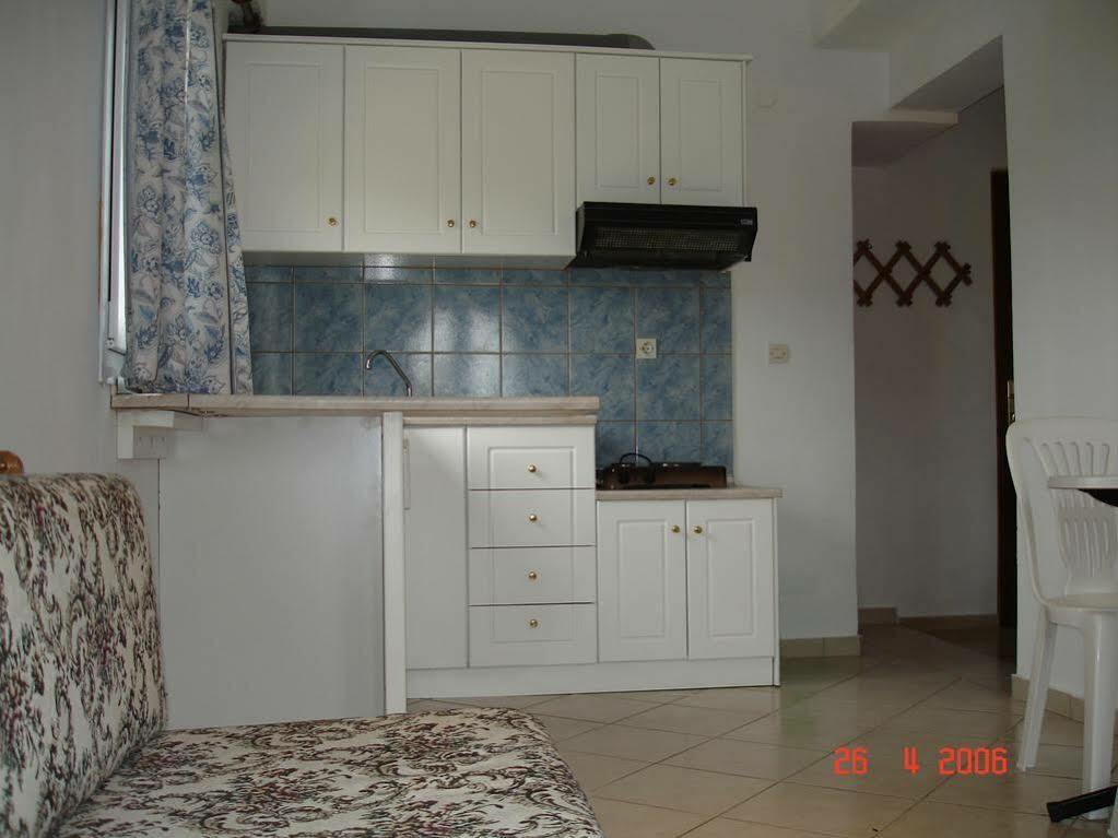 ארמונס Villa Litsa מראה חיצוני תמונה